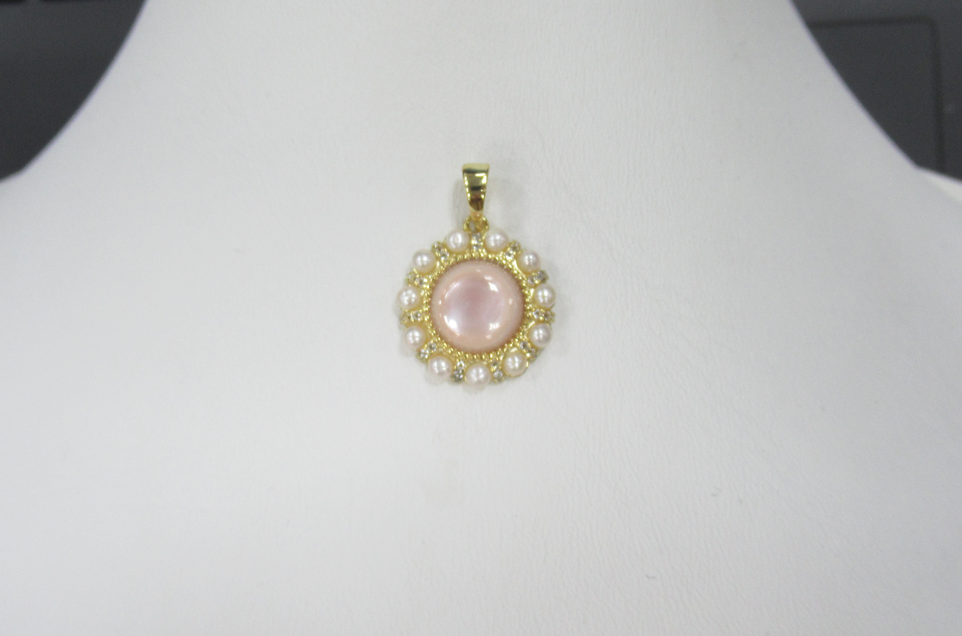 Серебряная подвеска с перламутром и жемчугом